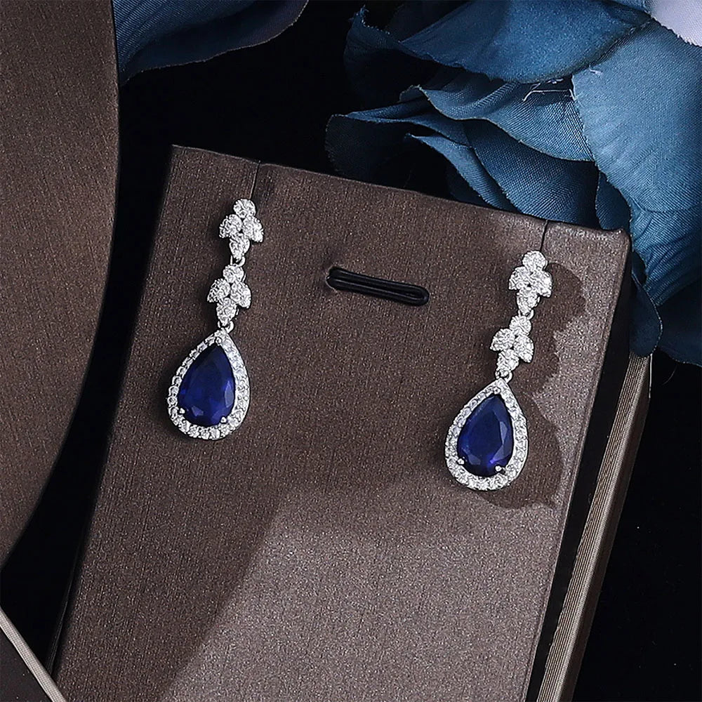 New look high quality jewelry set that is light on the neck