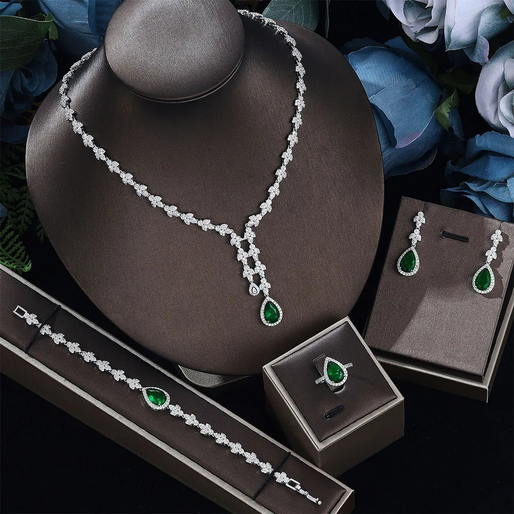 New look high quality jewelry set that is light on the neck