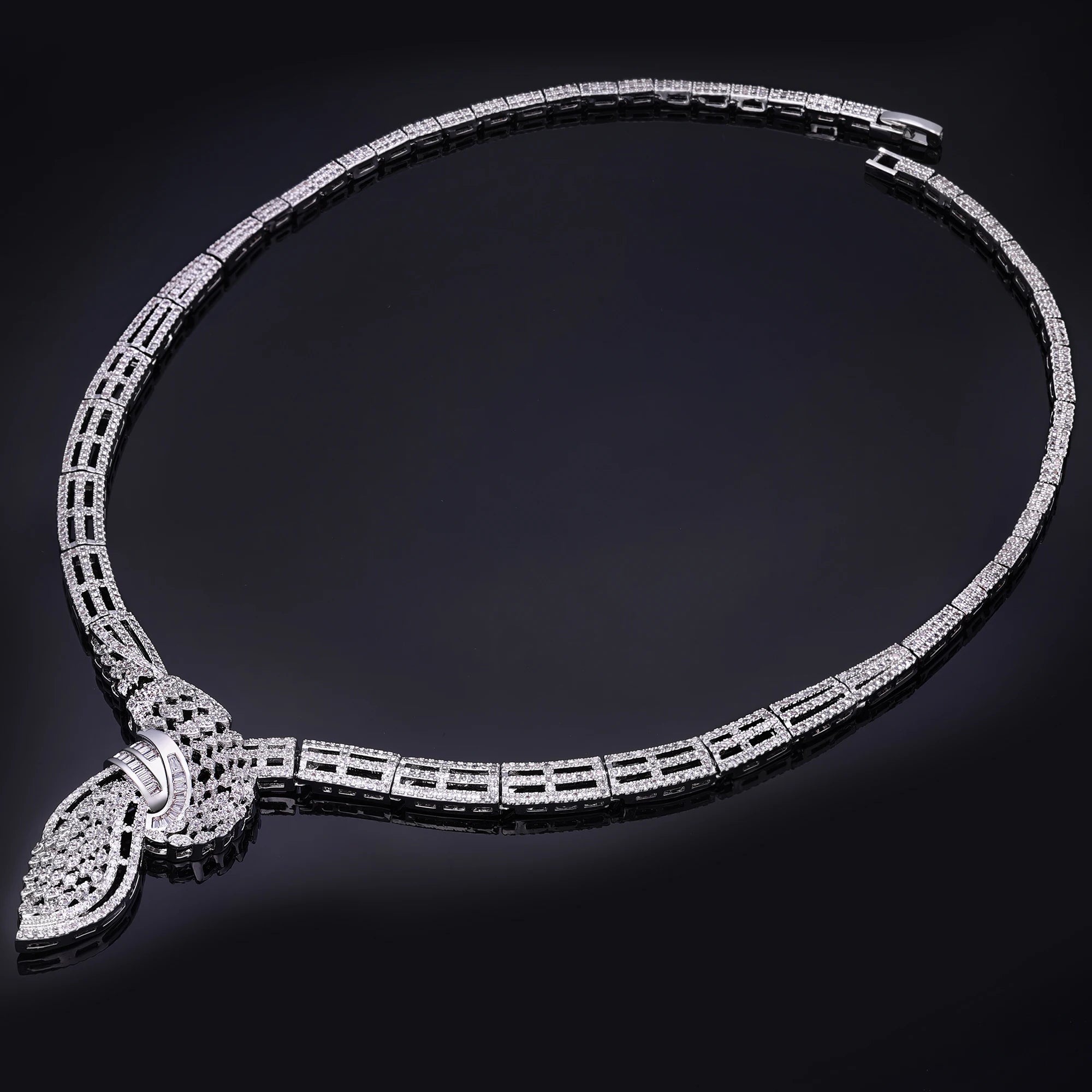 Luxury jewelry set of 4 pieces for women in white