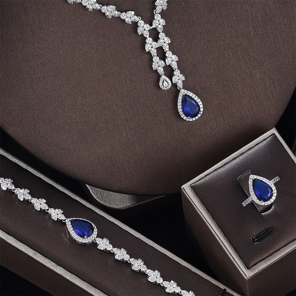 New look high quality jewelry set that is light on the neck