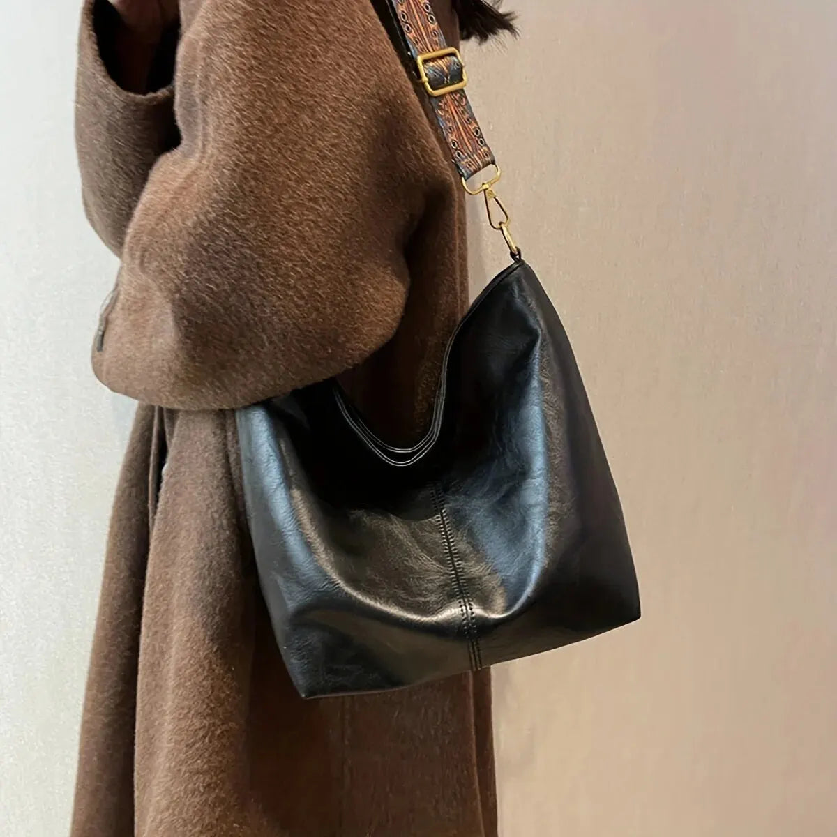 Retro Solid Color PU Large Capacity Shoulder Bag